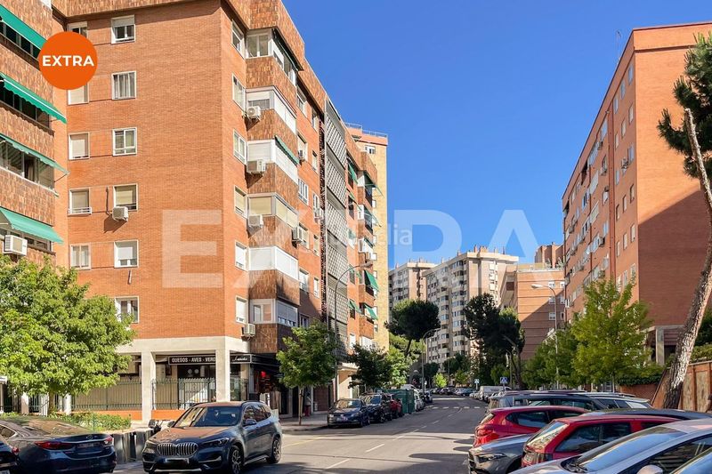 Foto c86a5e85-2bae-4dae-88e8-bf175d8745de. Pis amb calefacció piscina a Costillares Madrid