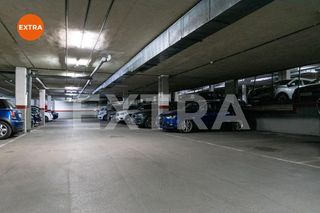 Rent Car parking  Calle de caleruega. Plaza de garaje en urbanización privada con vigilancia 24 horas