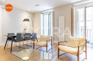 Location Appartement  Calle san vicente ferrer. Piso de 2 dormitorios en malasaña a 3 minutos andando del metro