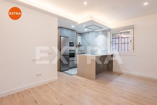 Location Appartement  Calle de santiago cordero. Alquiler de piso de dos habitaciones y plaza de garaje en valdea