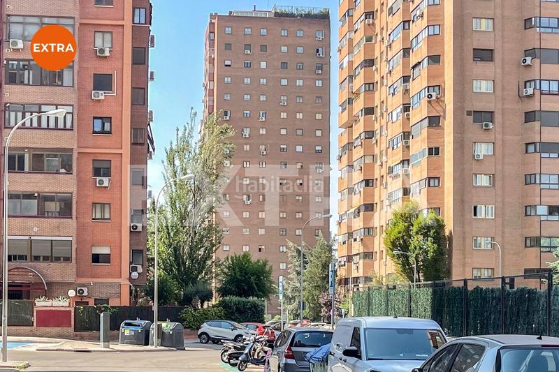 Foto e14a092d-10d4-431f-b09b-80f684739e9b. Pis amb calefacció aparcament piscina a Castilla Madrid