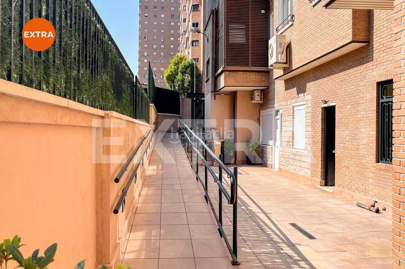 Foto fa6ab15c-49ac-4857-8607-484902d043f3. Pis amb calefacció aparcament piscina a Castilla Madrid