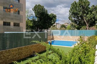 Pis  Calle jorge juan. Urbanizacion privada con piscina, garaje y trastero. tres dormit