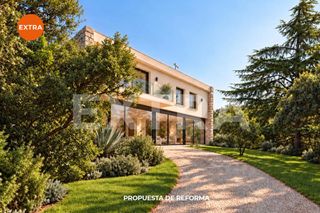 Chalet  Calle san luis de potosí. Chalet con más de 3.000 m2 de parcela, piscina y dos construccio