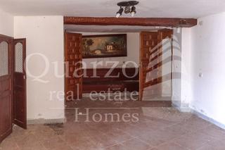 Maison à Guadalupe. En venta estupenda casa a reformar en guadalupe, cáceres.