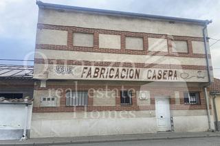 Nau industrial a Muñopedro. En venta edificio destinado a fábrica de embutidos en muñopedro,