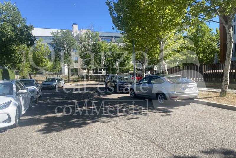 Foto 707cd50c-df3d-4ce8-8c81-749f85eaa947. Aparcament cotxe a Zona Industrial Tres Cantos