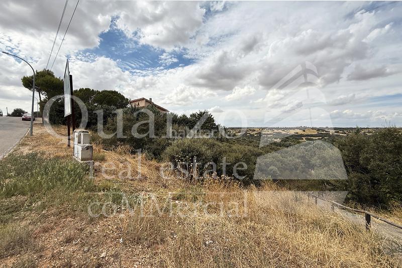 Foto 5f4f0a6f-4e0e-4771-9732-14710d756134. Terreno residenziale in Valdeaveruelo