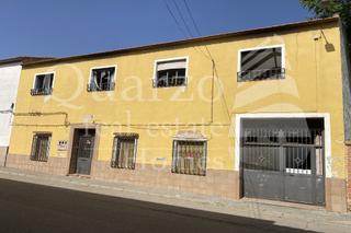Maison jumelée à Villarrobledo. En venta estupenda casa adosada en villarrobledo