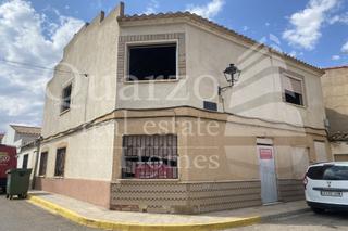 Maison jumelée à Tobarra. En venta estupenda vivienda adosada en tobarra
