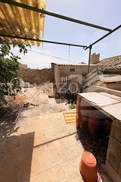 Foto e78ae471-2154-4e06-b1b0-05dafac2034f. Casa adossada a Tobarra