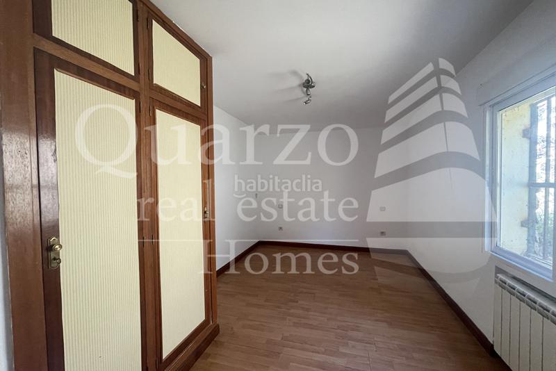 Foto 40225b91-4b50-46bb-a229-a7d594dfd2b8. Chalet con parcheggio in Robledo de Chavela