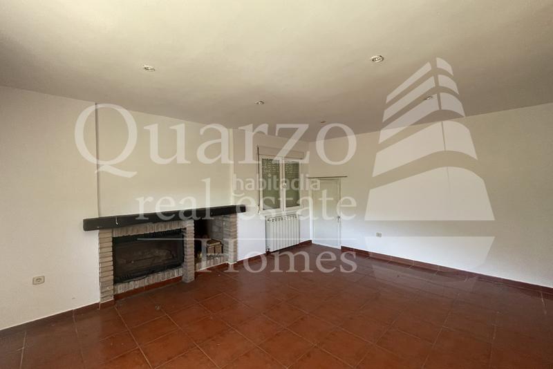 Foto b262e13c-f163-4374-b0bd-877fea03af9f. Chalet con parcheggio in Robledo de Chavela