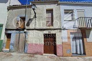 Maison jumelée à Torre de Santa María. En venta estupenda casa en torre de santa maría