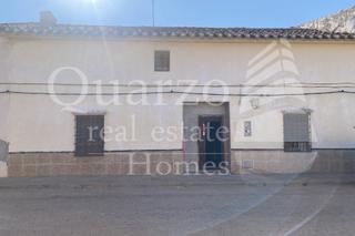 Casa adossada a Villarrobledo. En venta estupenda casa en villarrobledo
