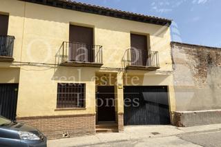 Casa aparellada a Rielves. En venta estupendo chalet pareado en rielves