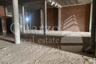 Local commercial à Calle valencia 38. Se vende local comercial en valdeganga