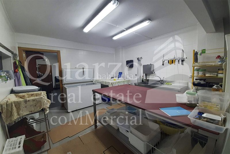 Foto a3e9468b-14f3-4726-b457-9c29a8027693. Local comercial en calle gómez becerra 16 en venta magnífico local comercial Centro. en Cáceres