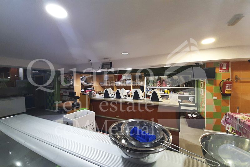 Foto e0b1f5e3-72d5-40ca-847e-8376d717cefd. Local comercial en calle gómez becerra 16 en venta magnífico local comercial Centro. en Cáceres