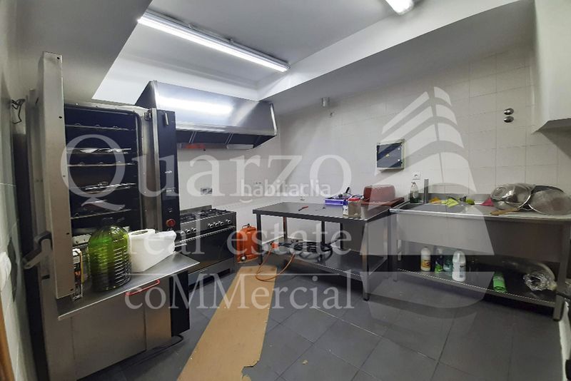 Foto e59956f7-b1b0-4482-8d09-bdd8c53e2d42. Local comercial en calle gómez becerra 16 en venta magnífico local comercial Centro. en Cáceres