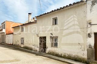 Casa en Driebes. En venta estupenda casa a reformar en driebes, guadalajara.