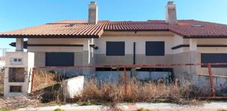 Xalet a Briviesca. Se vende conjunto de viviendas en briviesca