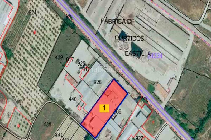 Foto a51da65b-1508-4c49-9fb7-31f7de7a319e. Bâtiment à usage industriel dans Requena