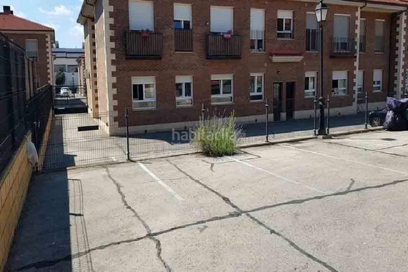 Foto bf3fb6ec-483d-4edf-9e34-6d53bae857bd. Parking coche se vende plaza de garaje , (madrid) en Meco