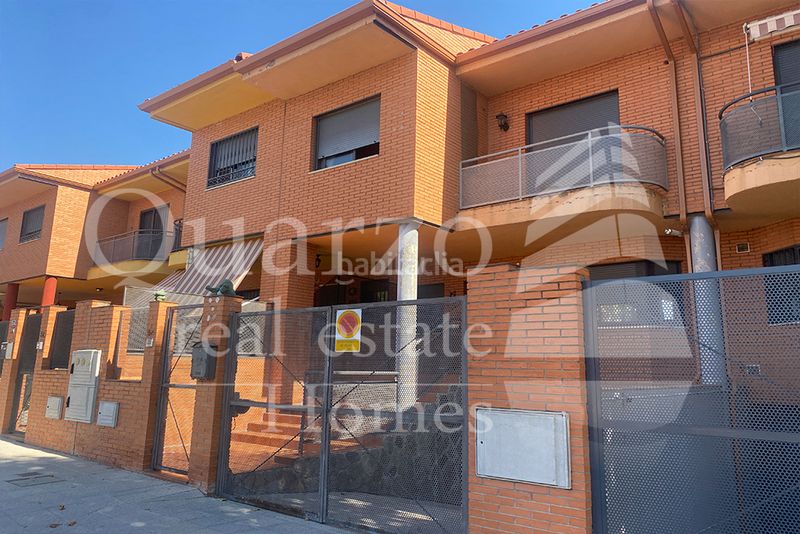 Foto ff8a76bc-6f1e-4ea6-a3cd-8e71be05a65a. Xalet amb aparcament piscina a Los Robles Seseña