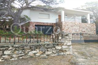 Chalet in Albalate de Zorita. En venta espléndido chalet en albalate de zorita, guadalajara.