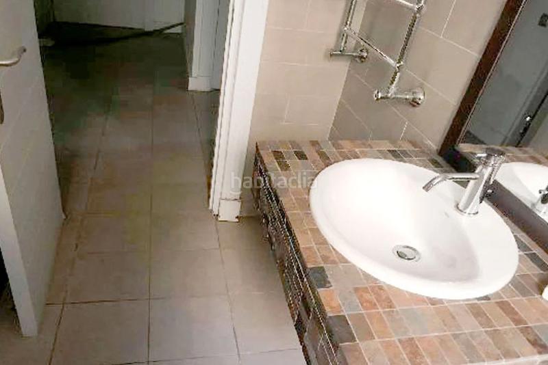 Foto 17cb1eeb-3b0e-498a-bd39-d779687496a2. Local comercial se vende local comercial , () en Almagro Madrid