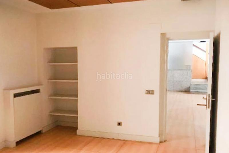 Foto a69cd00d-0b1b-4b0a-90b6-2e49bd64fb83. Local comercial se vende local comercial , () en Almagro Madrid