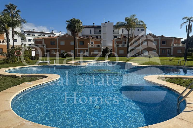 Foto f4da7edc-c9a1-4a72-bf73-4d0de738f18d. Appartamento con piscina in Oliva nova Oliva