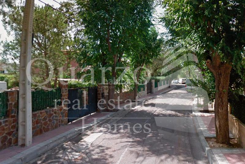 Foto 1944629a-c82f-4f27-97a7-5083e900ff38. Chalet avec parking dans El Robledal Villalbilla