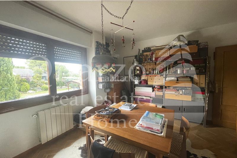 Foto 00847216-569c-48a7-a893-fc58fe9f9d0a. House with parking pool in Parque Boadilla Boadilla del Monte