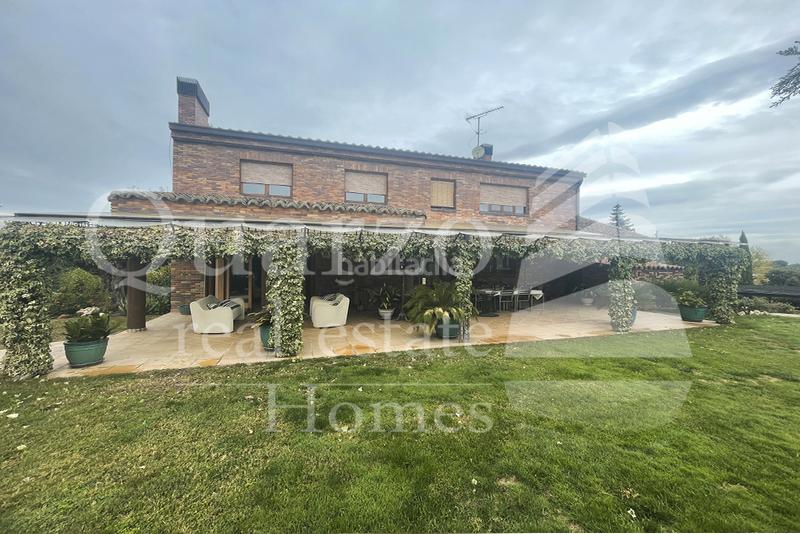 Foto 0d9b4d8a-697e-492f-ab41-bbc445e13425. House with parking pool in Parque Boadilla Boadilla del Monte