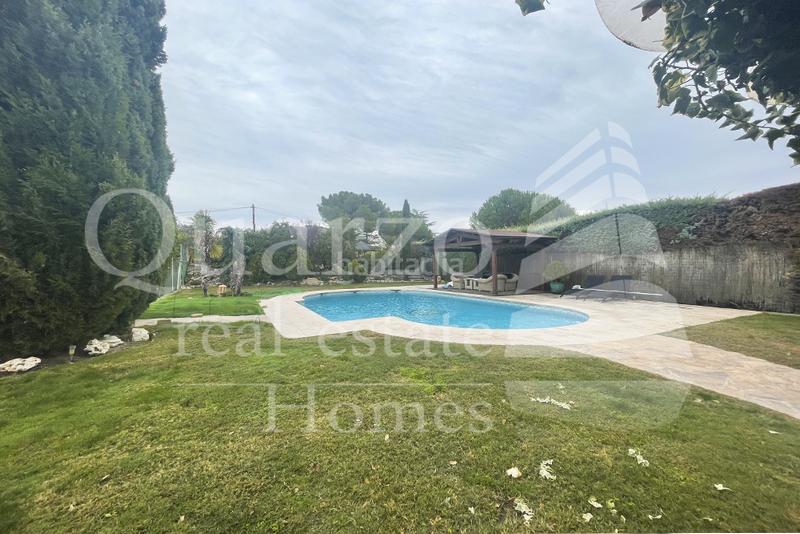 Foto 1fc9794c-fe56-423a-85b3-2e633a767eeb. House with parking pool in Parque Boadilla Boadilla del Monte