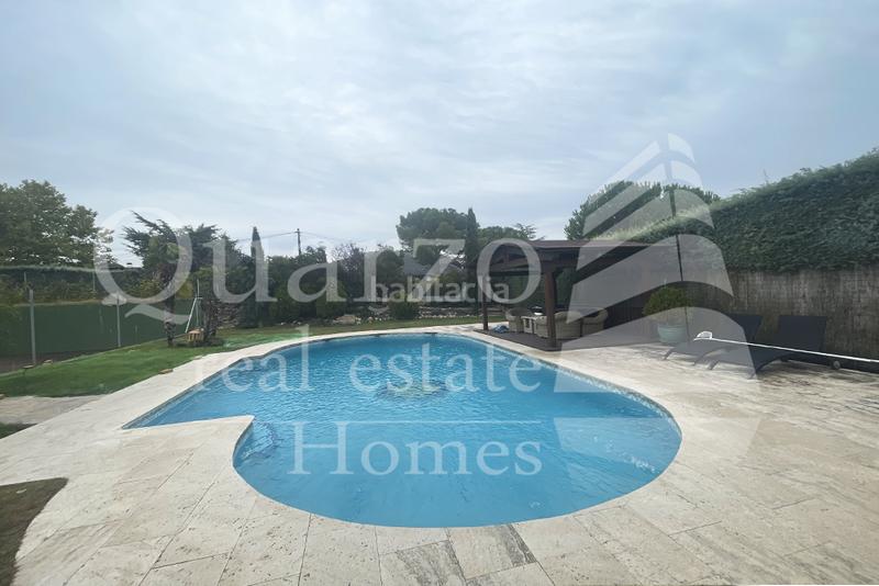 Foto 34fd0f4c-e3a9-42e1-8407-bce1441083ee. House with parking pool in Parque Boadilla Boadilla del Monte