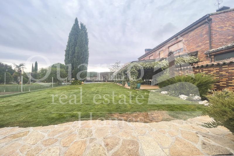 Foto 74bd08b6-162e-435e-8be6-7b3a243e4327. House with parking pool in Parque Boadilla Boadilla del Monte