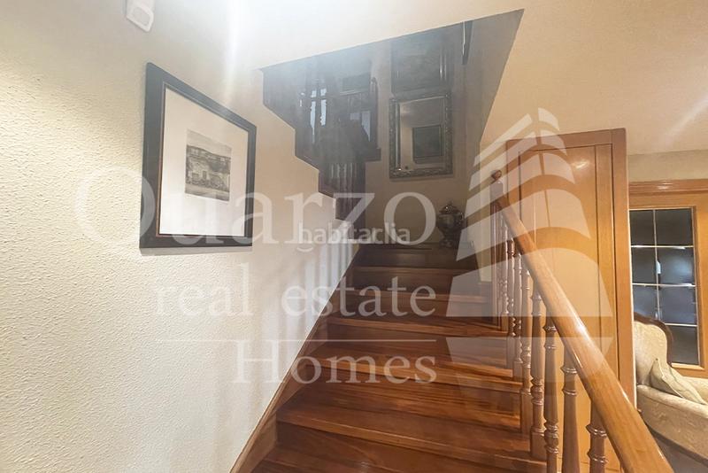 Foto b4d0fe96-a068-45b6-b0a1-0cd7dad73f69. House with parking pool in Parque Boadilla Boadilla del Monte