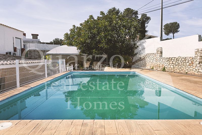 Foto 55e678b3-eac8-4e9b-9d7a-a6714ef242fc. Xalet amb xemeneia aparcament piscina a Alberic