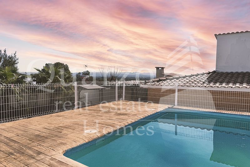 Foto dec27889-da7e-4677-9493-b2426cd9a0b8. Xalet amb xemeneia aparcament piscina a Alberic