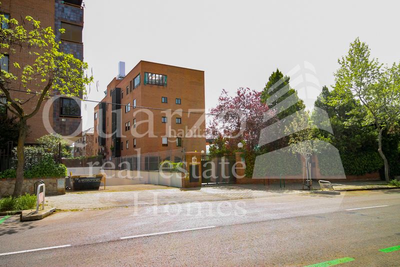 Foto e51c7649-36fa-42b3-abb9-05eb1ecbacb3. Pis amb calefacció piscina a San Pascual Madrid