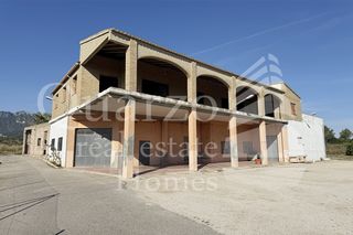 House  Calle la partida. Se vende increíble casa independiente en llaurí