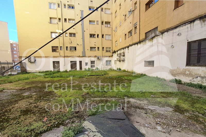 Foto d22a44fe-2035-4b5b-961c-c48ec3dc0d20. Alquiler local comercial se alquila local comercial , () en Cáceres