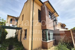 Doppelhaus  Calle sierra de guadarrama. Se vende casa pareada en pioz, (guadalajara)
