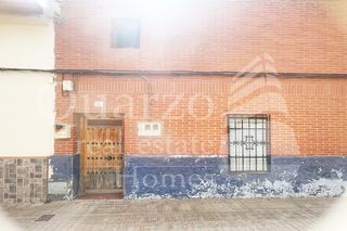 House  Calle goya. Se vende casa de pueblo en villanueva de alcardete