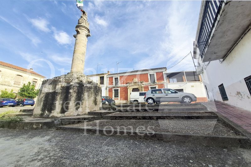 Foto 507bb3c8-56a8-465b-aec9-ff072f8e3cba. Casa a Madroñera
