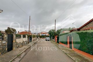 House in Serracines. En venta estupenda vivienda en fresno de torote, madrid.