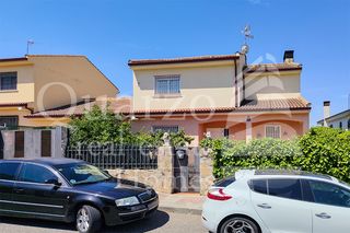 Casa aparellada a Carranque. En venta espléndido chalet en carranque, toledo.